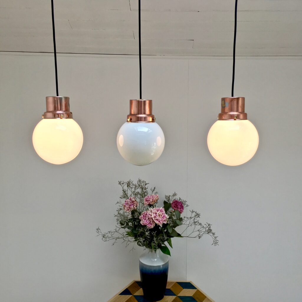 boule_opaline_cuivre_suspension_liedekerke_maison-lk_4.jpg