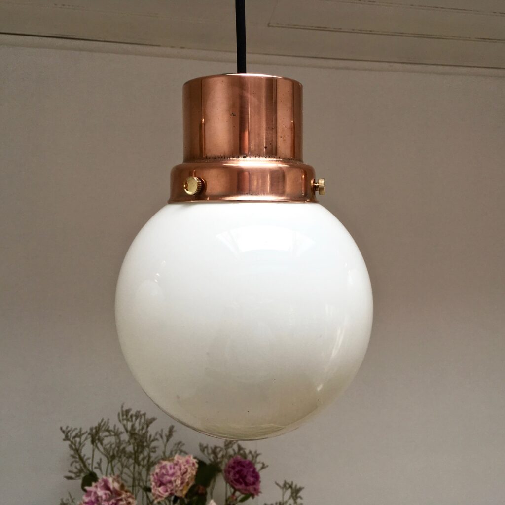 boule_opaline_cuivre_suspension_liedekerke_maison-lk_7.jpg