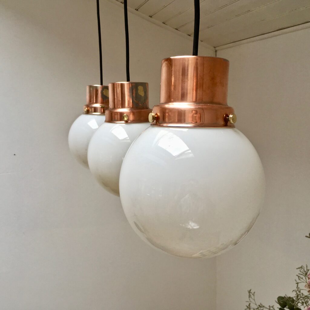 boule_opaline_cuivre_suspension_liedekerke_maison-lk_8.jpg