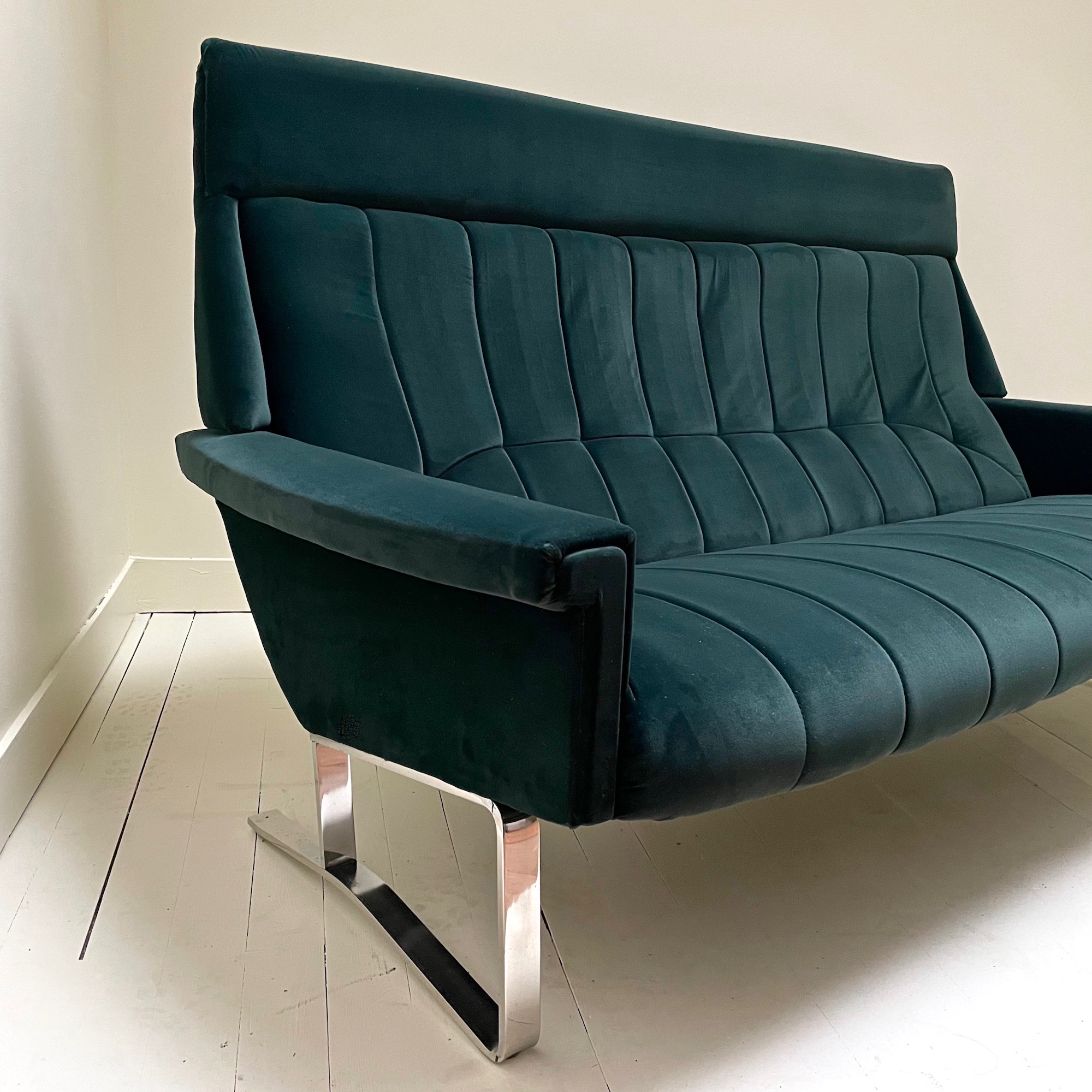 Canapé Moderniste