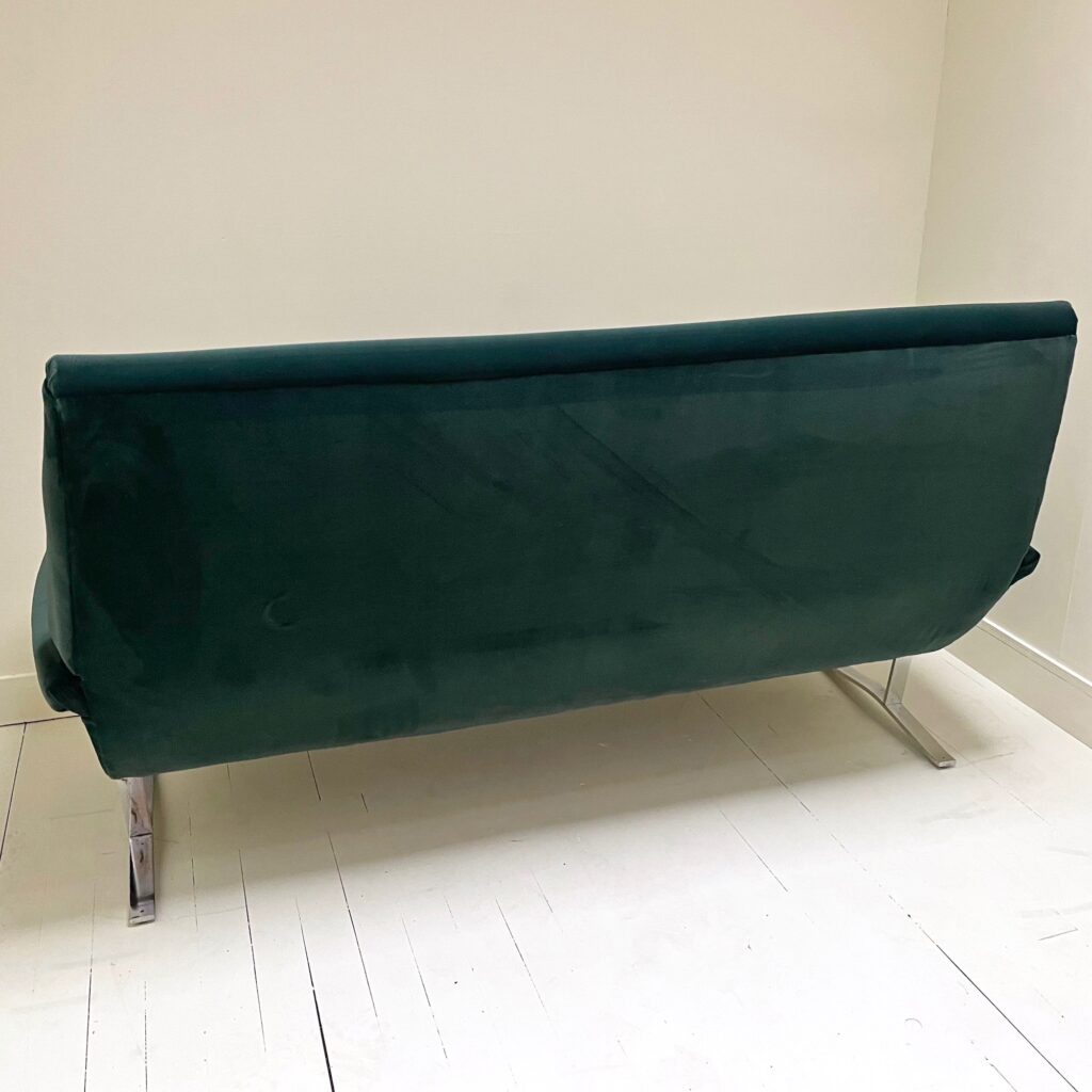 canape_sofa_guy_besnard_1960_vert_velours_chrome_maison_liedekerke_LK_4.jpg