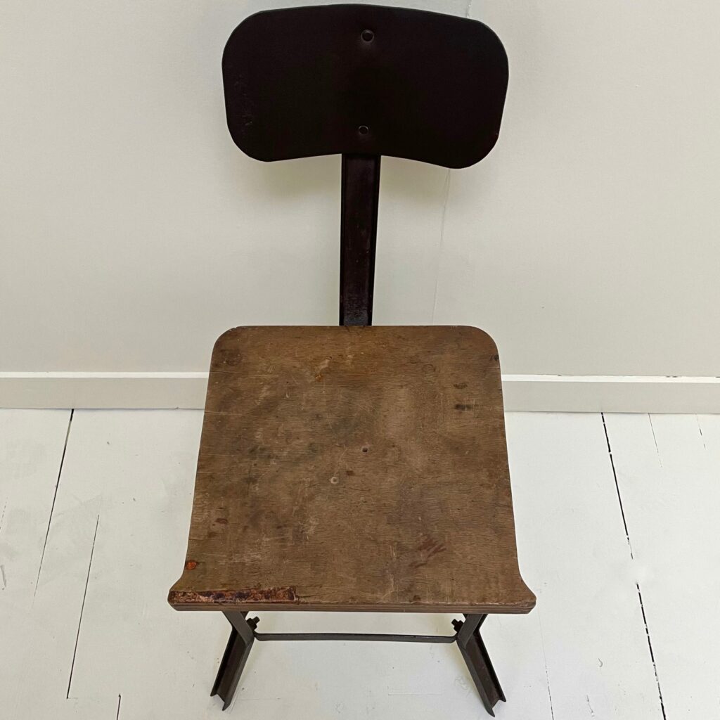 chaise_brutaliste_industrielle_maison_liedekerke_lk_11-scaled-1.jpg