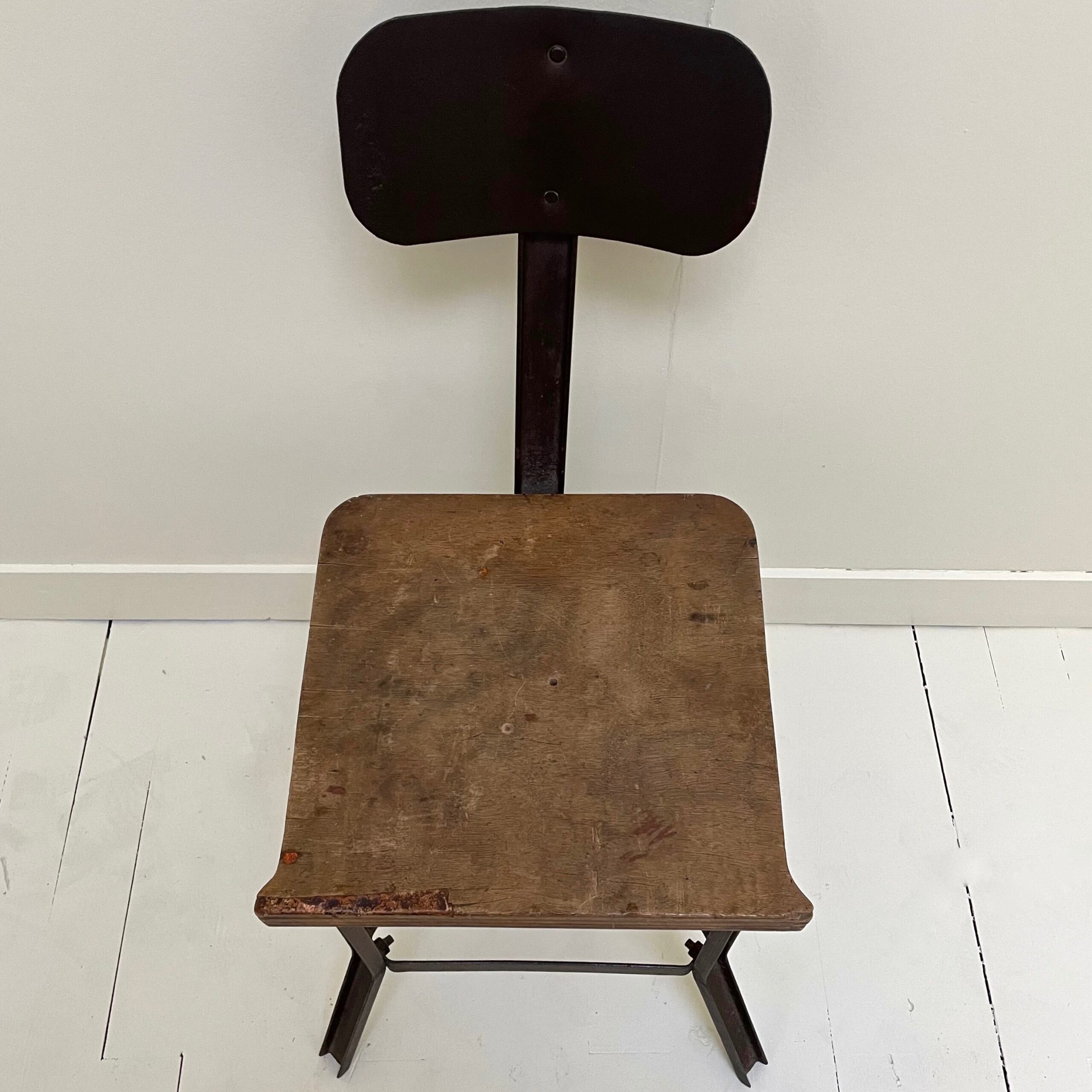 Chaises Brutaliste – Image 10