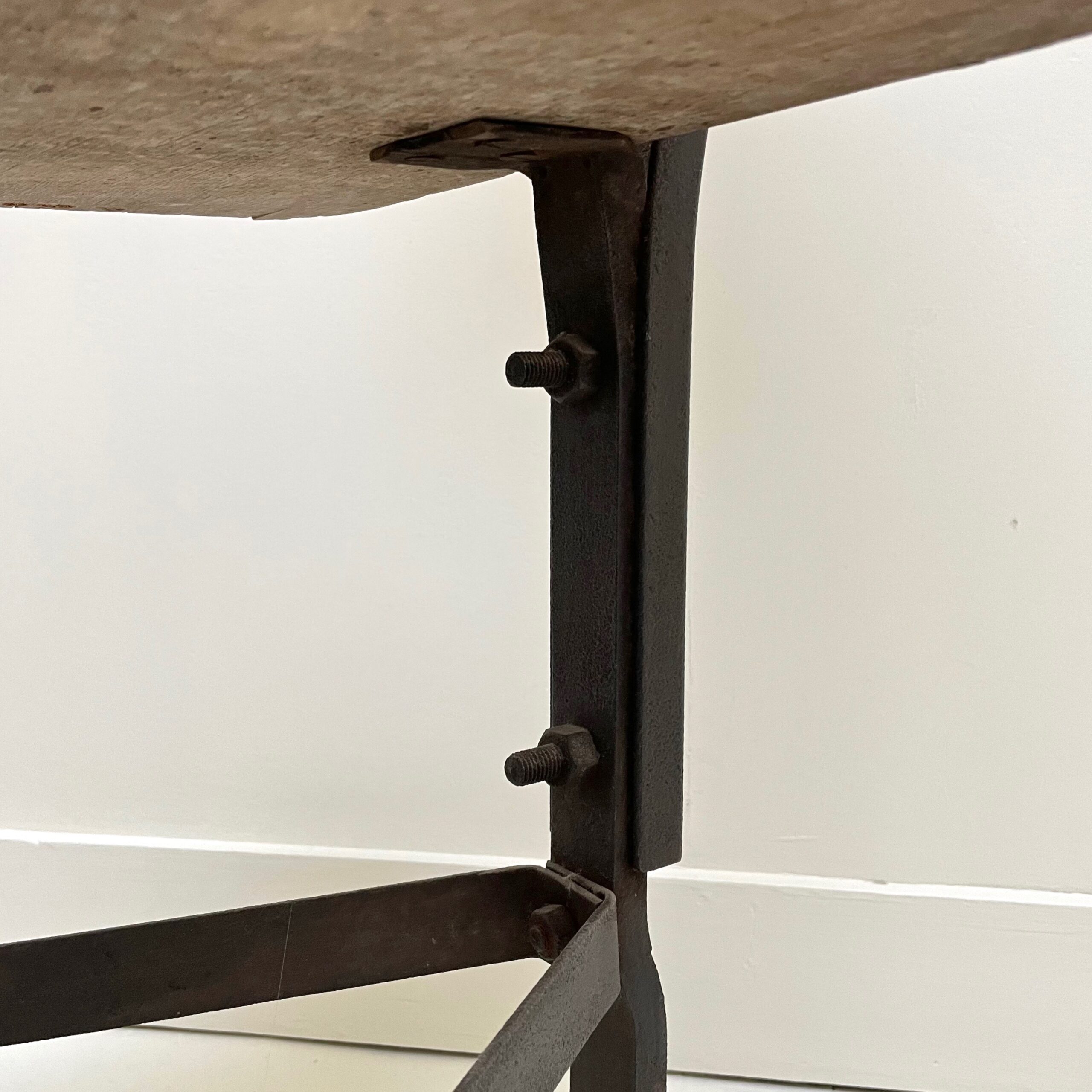 Chaises Brutaliste – Image 14