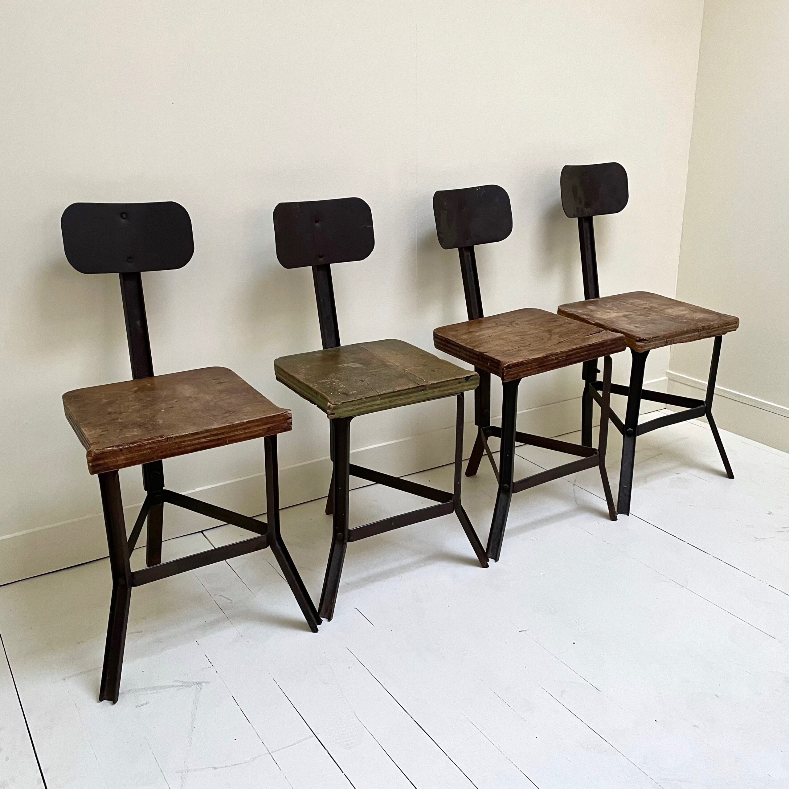 Chaises Brutaliste – Image 3