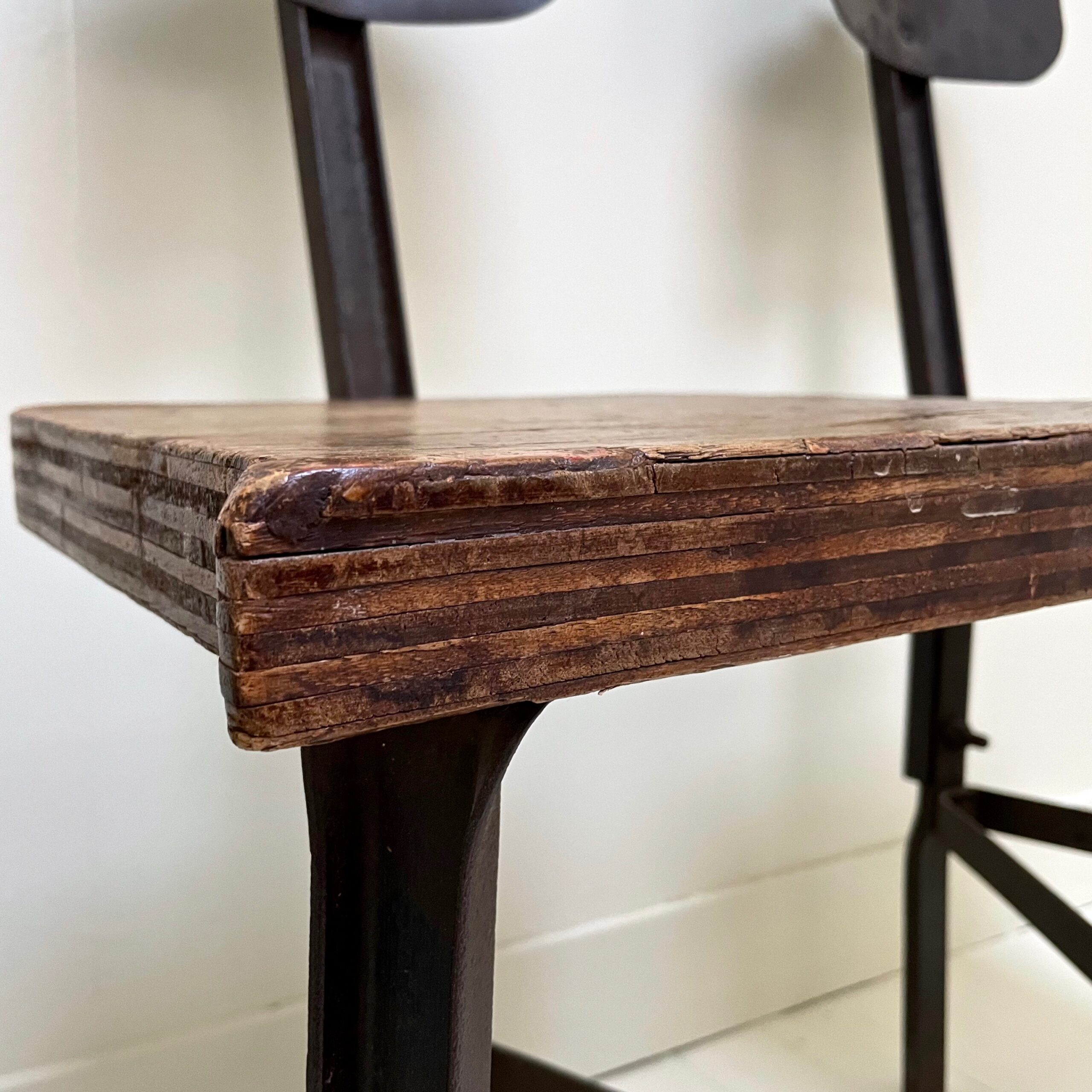 Chaises Brutaliste – Image 6