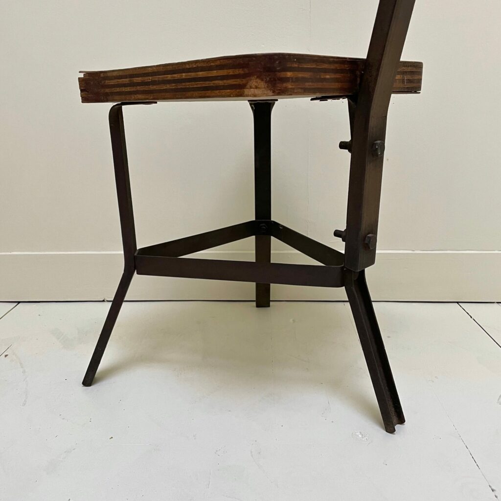 chaise_brutaliste_industrielle_maison_liedekerke_lk_7-scaled-1.jpg