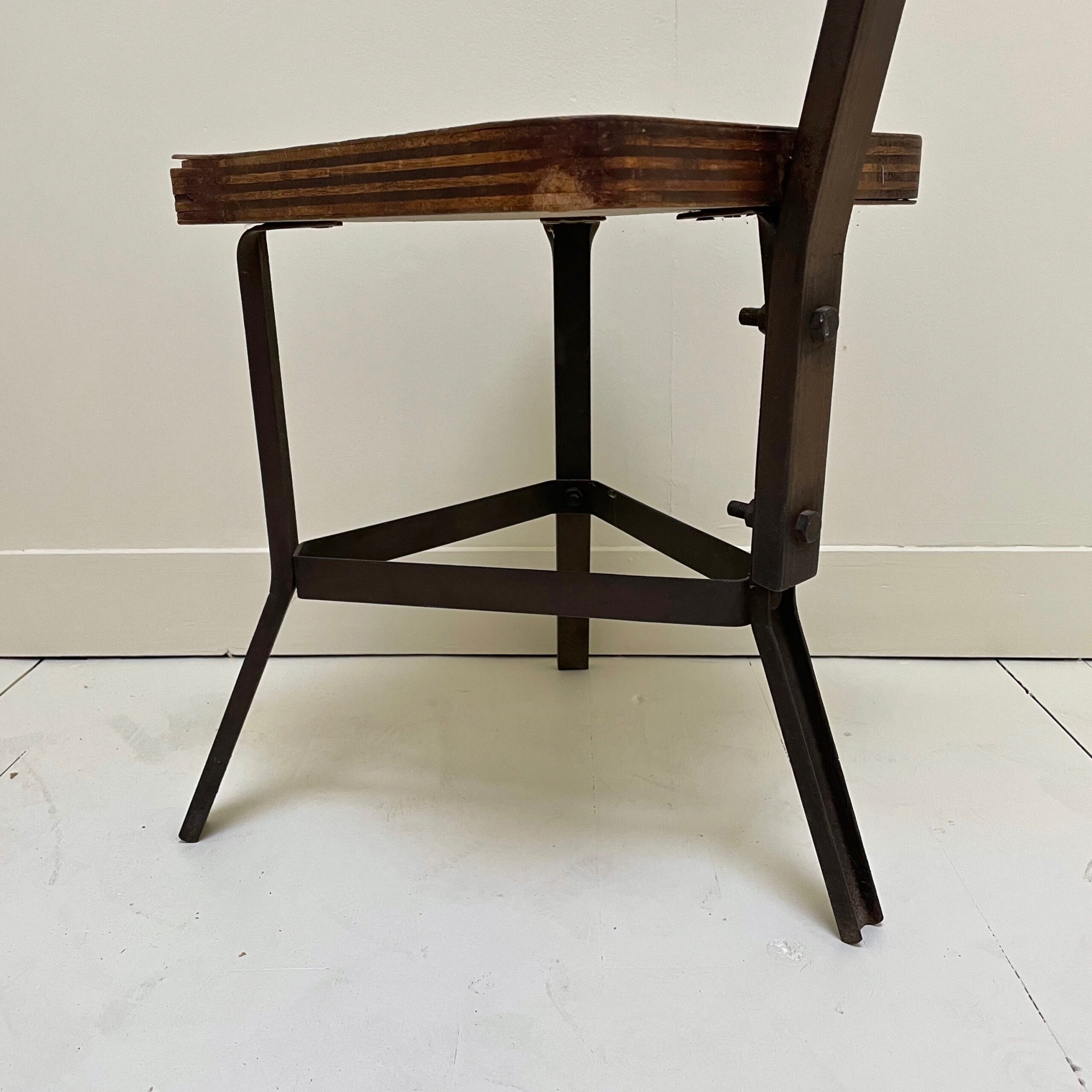 Chaises Brutaliste – Image 7