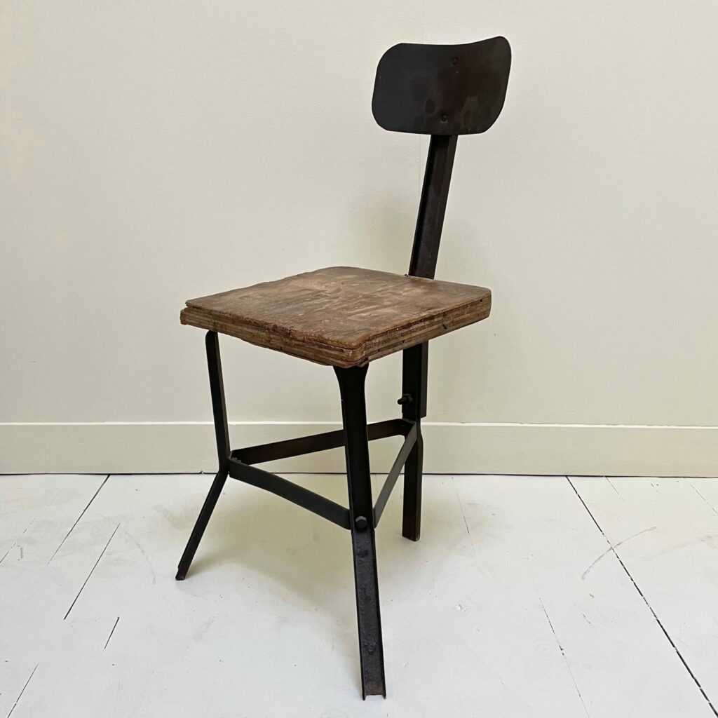 chaise_brutaliste_industrielle_maison_liedekerke_lk_8-scaled-1.jpg