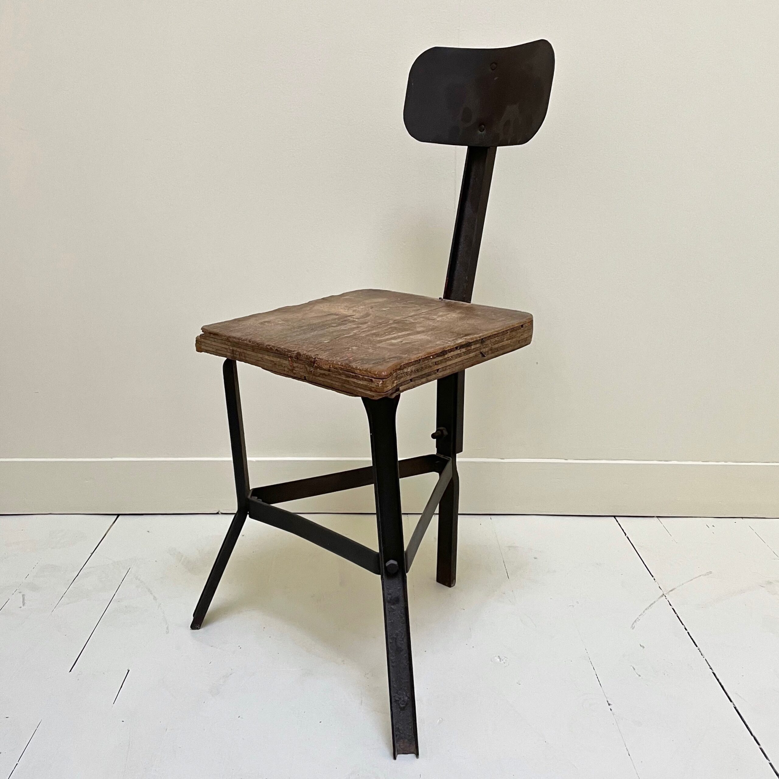 Chaises Brutaliste – Image 11