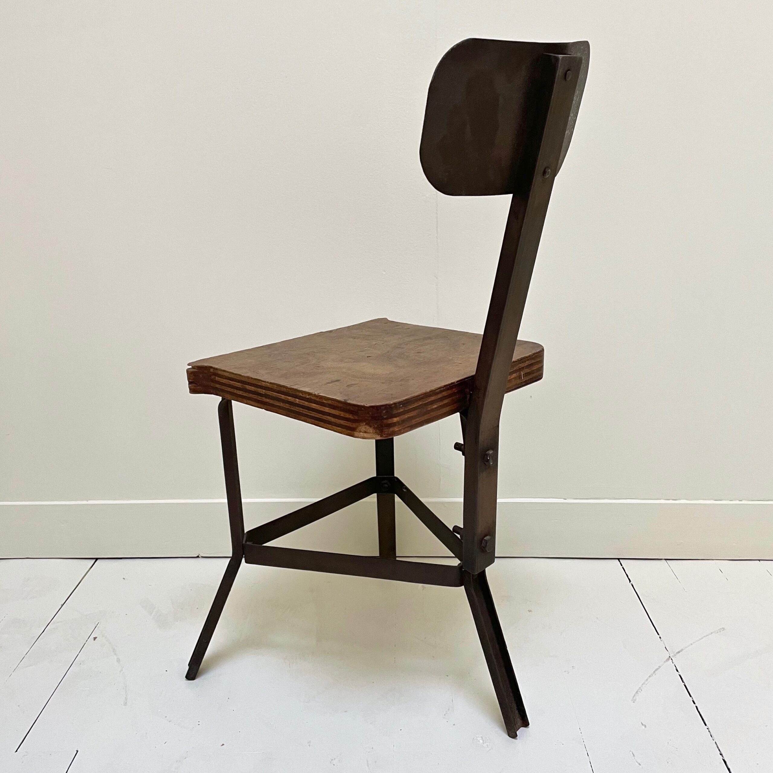 Chaises Brutaliste – Image 12