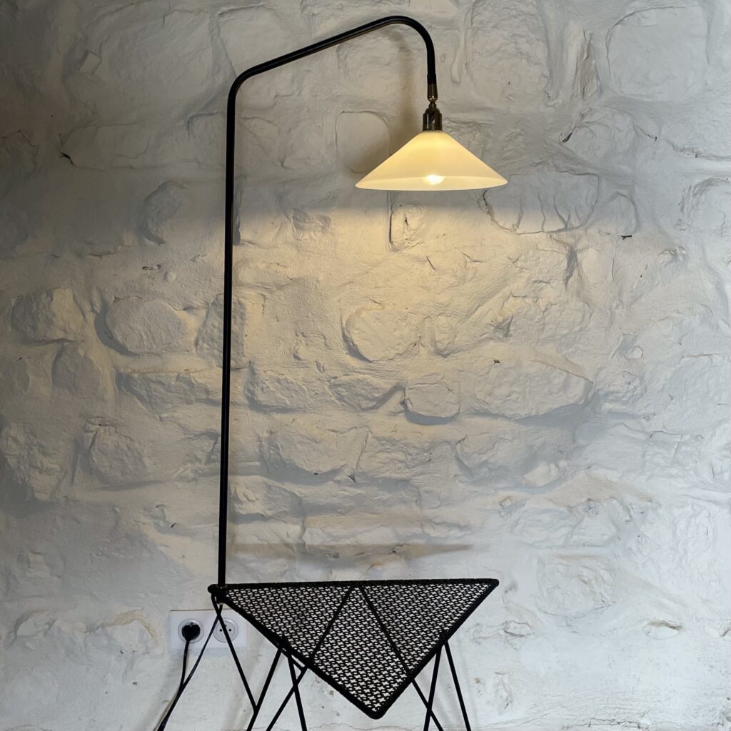 lampadaire_tablette_mategot_liseuse-opaline_bout_canape_maison_liedekerke_lk_3.jpeg