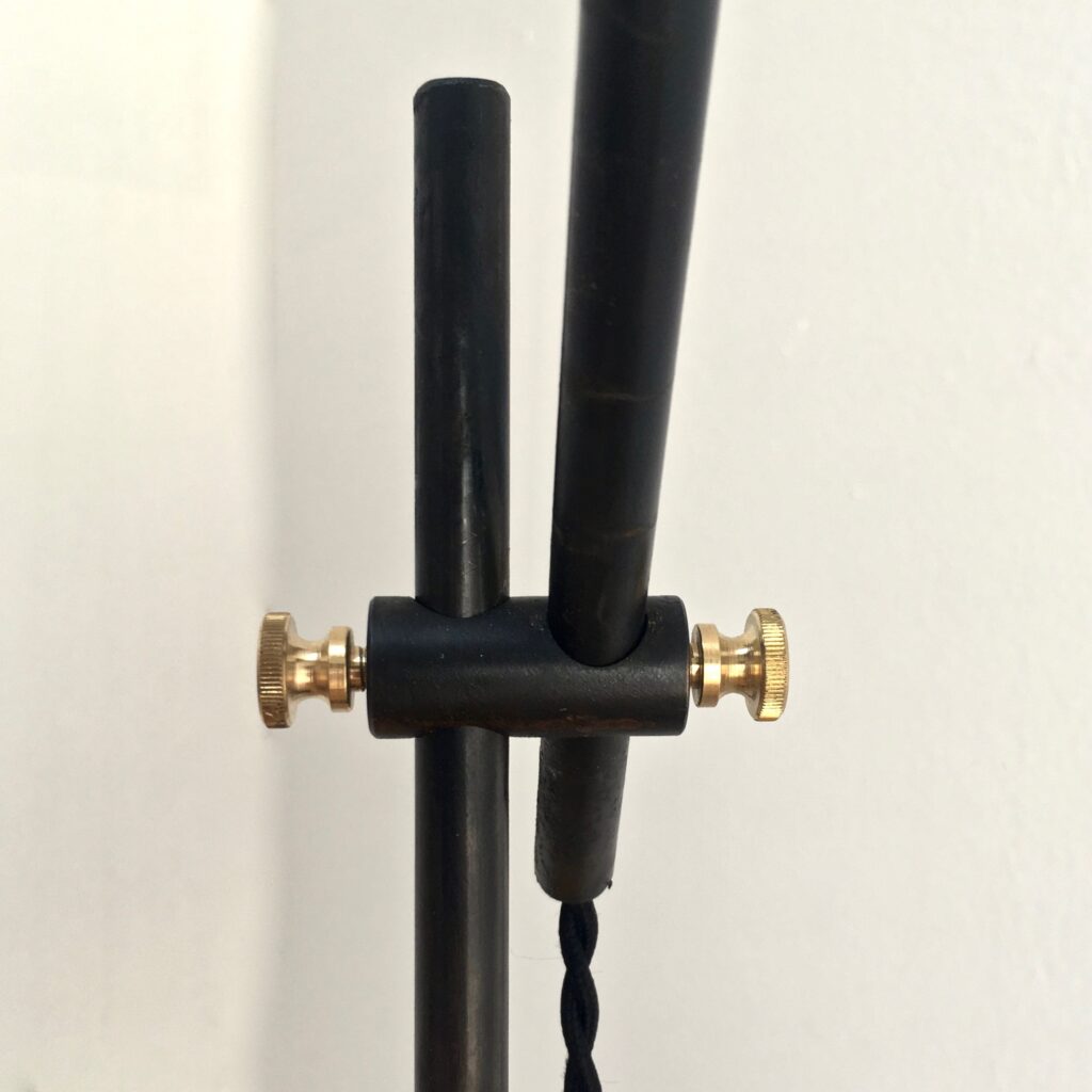lampe-lumina-detail-reglage_maison_liedekerke_maison-lk.jpg