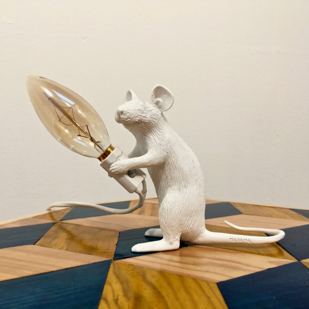 lampe_poser_souris_seletti_maison_liedekerke_lk_1.jpg