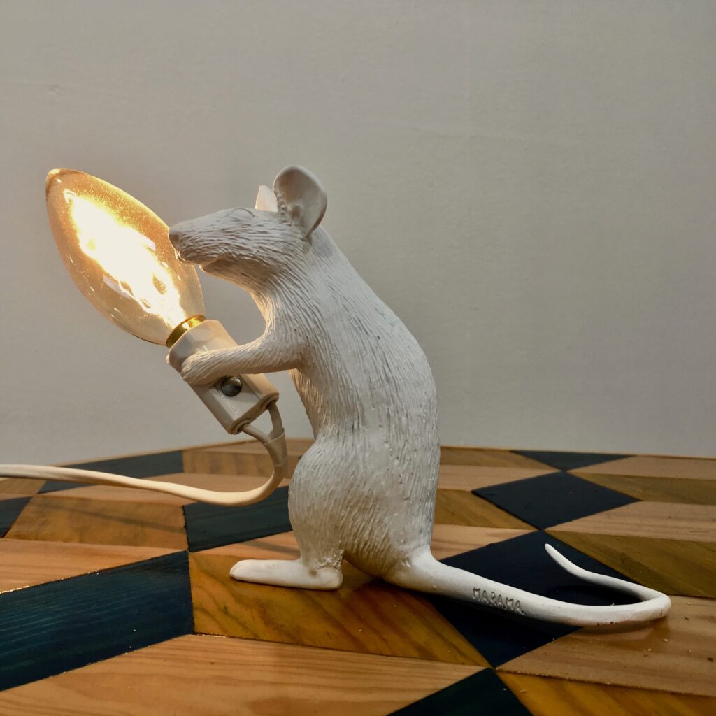 lampe_poser_souris_seletti_maison_liedekerke_lk_4.jpg