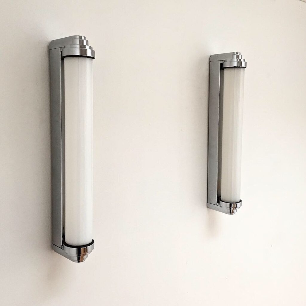 paire_grande_applique_opaline_chrome_tubulaire_maison_liedekerke_LK_1.jpg