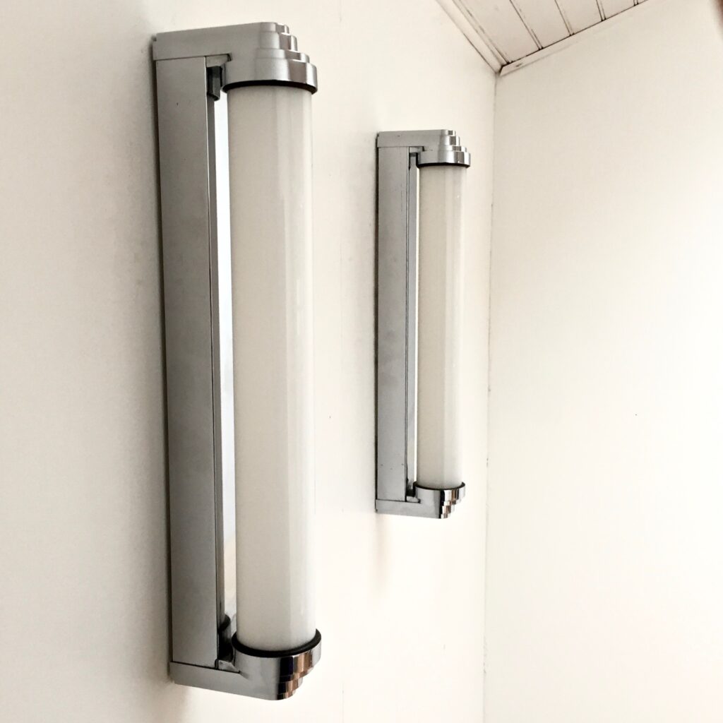 paire_grande_applique_opaline_chrome_tubulaire_maison_liedekerke_LK_2.jpg