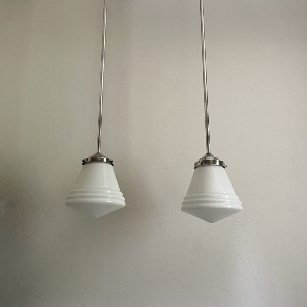 paire_opaline_conique_philips_1930_art-deco_maison_liedekerke_lk_3.jpeg