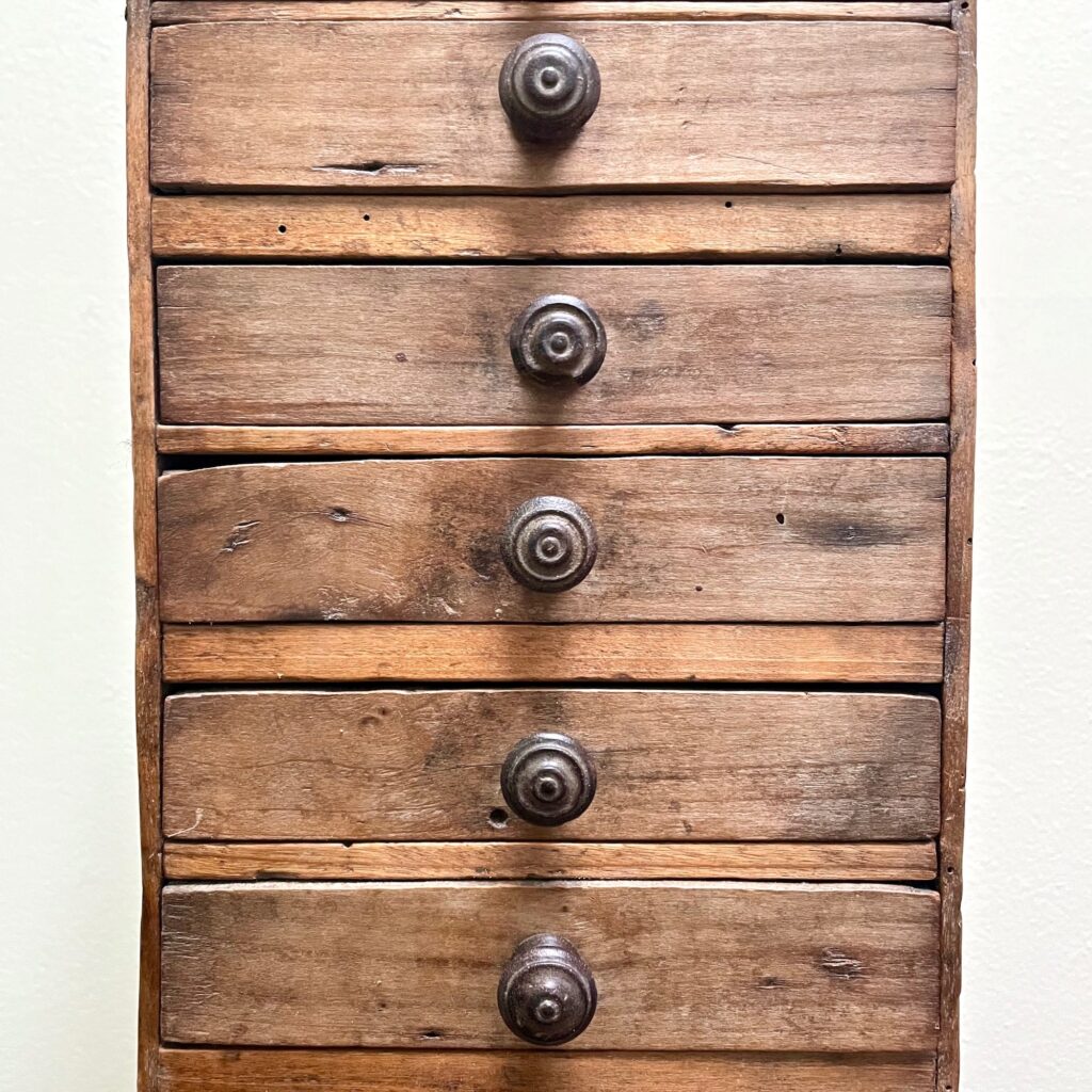 petit_meuble_tiroir_layette_horloger_bois_maison_liedekerke_LK_3.jpg