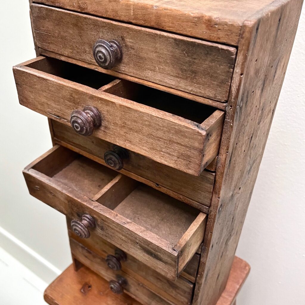 petit_meuble_tiroir_layette_horloger_bois_maison_liedekerke_LK_5.jpg