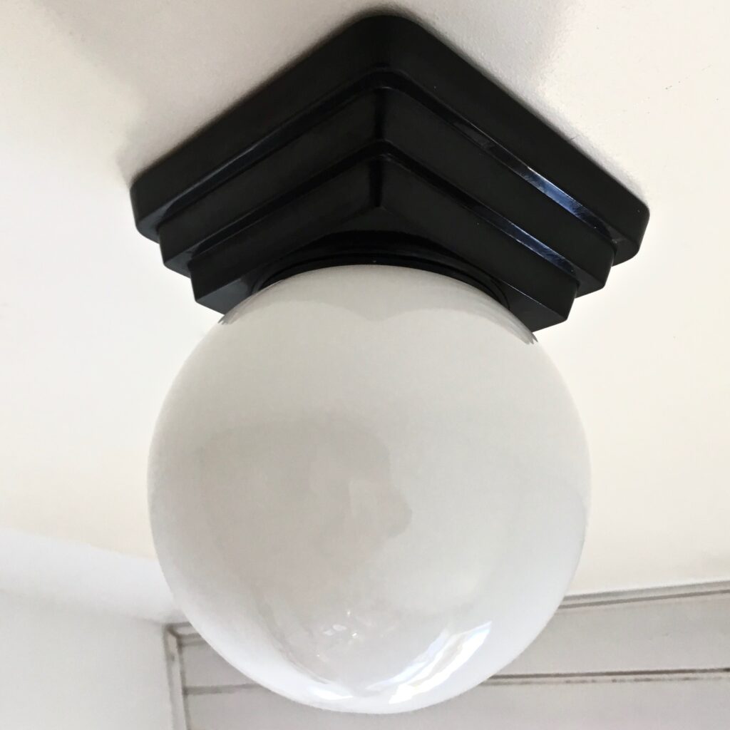 plafonnier_bakelite_opaline_maison_liedekerke_LK_1-1.jpg