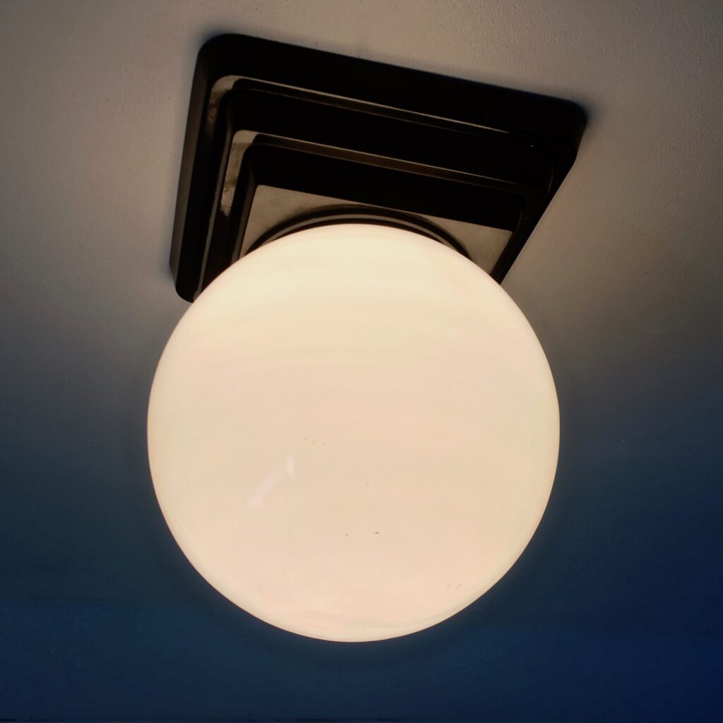 plafonnier_bakelite_opaline_maison_liedekerke_LK_3-1.jpg