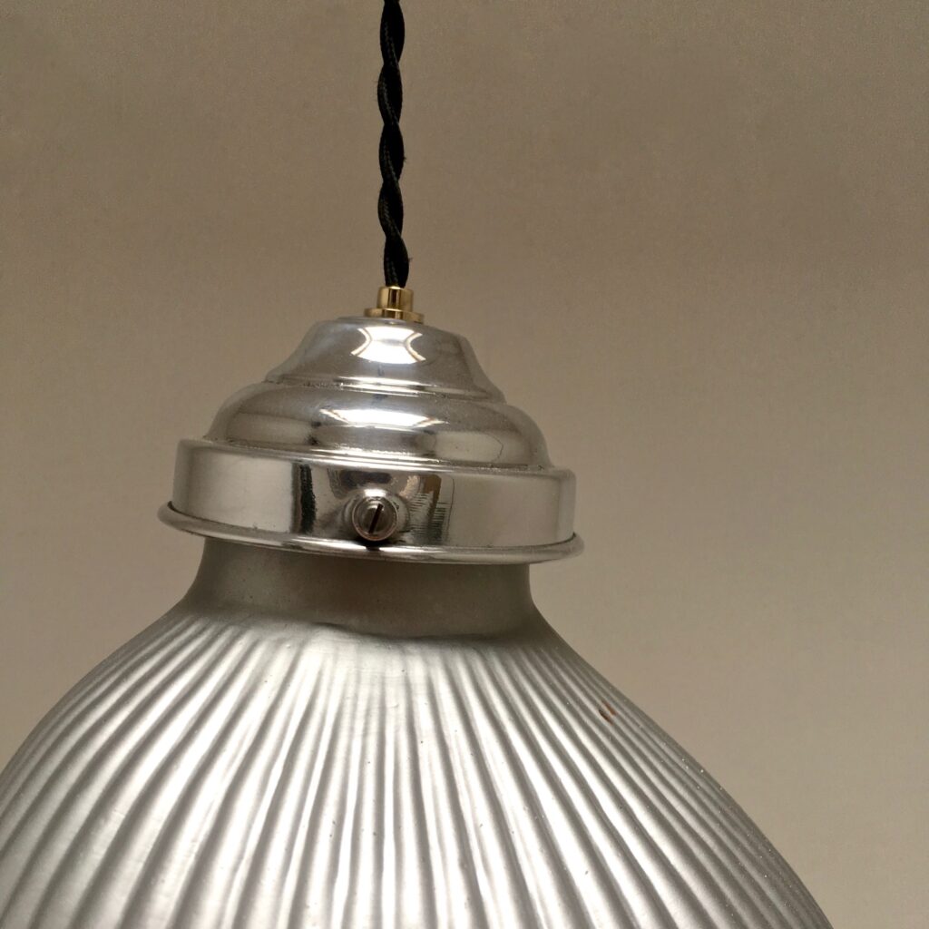 suspension-verre-eglomise-detail-rosace-_Maison_Liedekerke_maison-lk.jpg