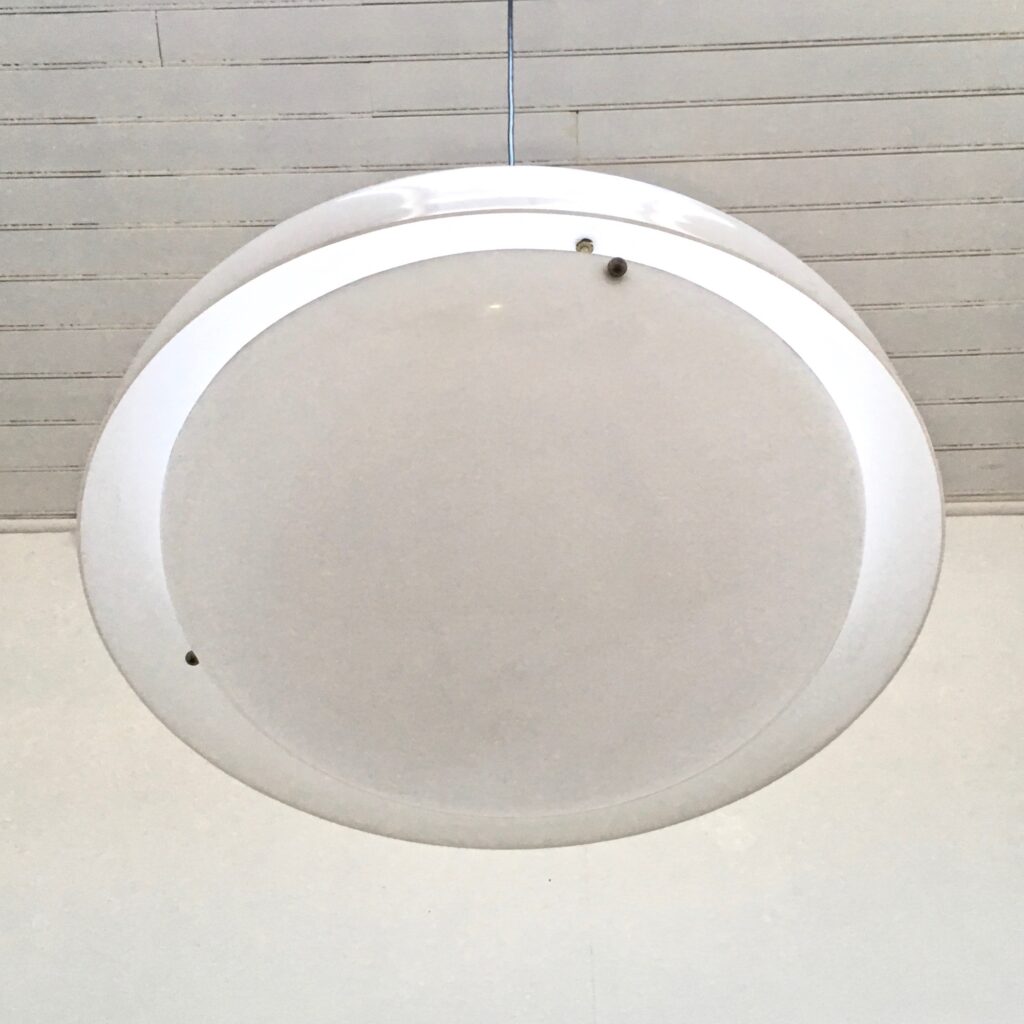 suspension_blanche_italienne_plastique_maison_liedekerke_LK_4.jpg
