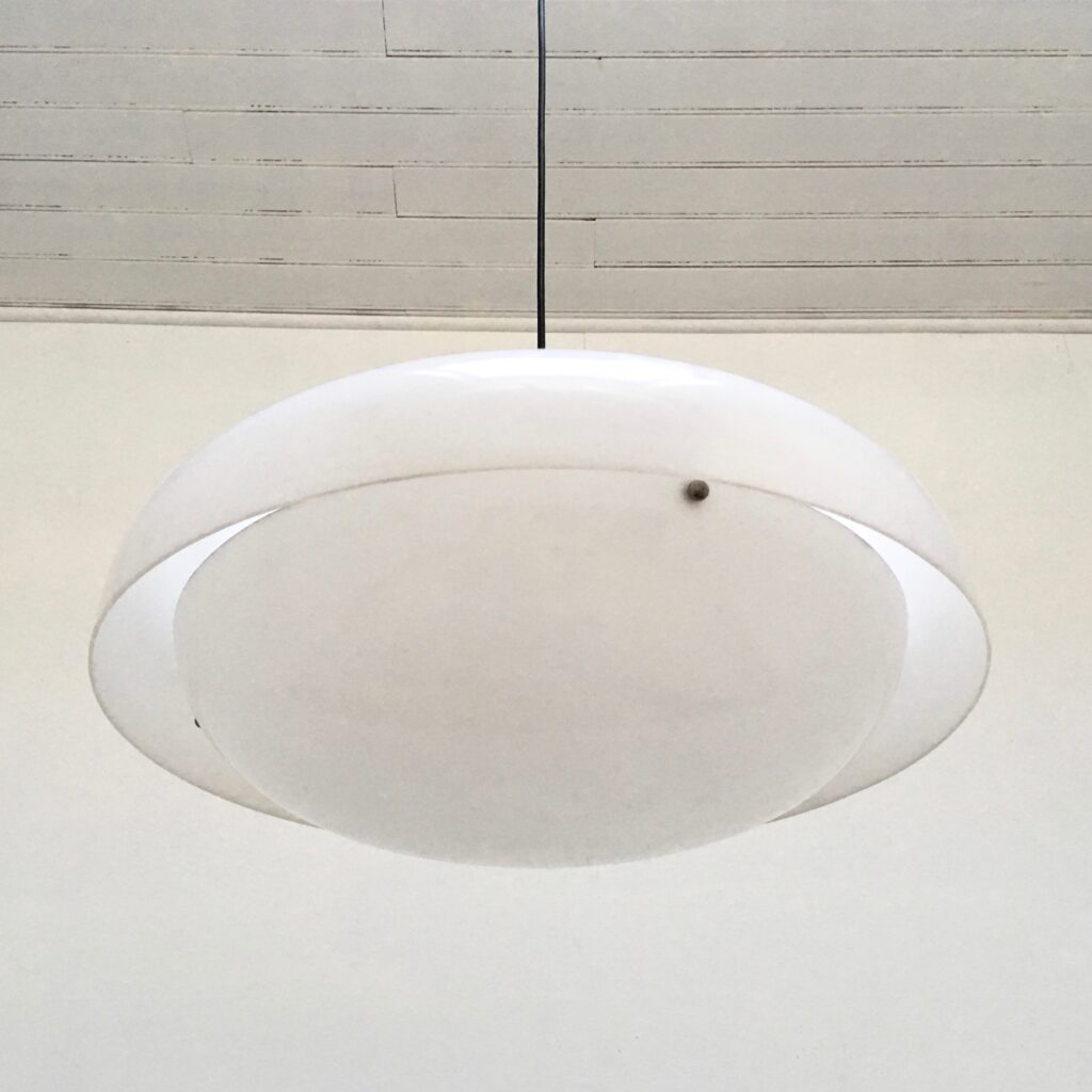 suspension_blanche_italienne_plastique_maison_liedekerke_LK_5.jpg