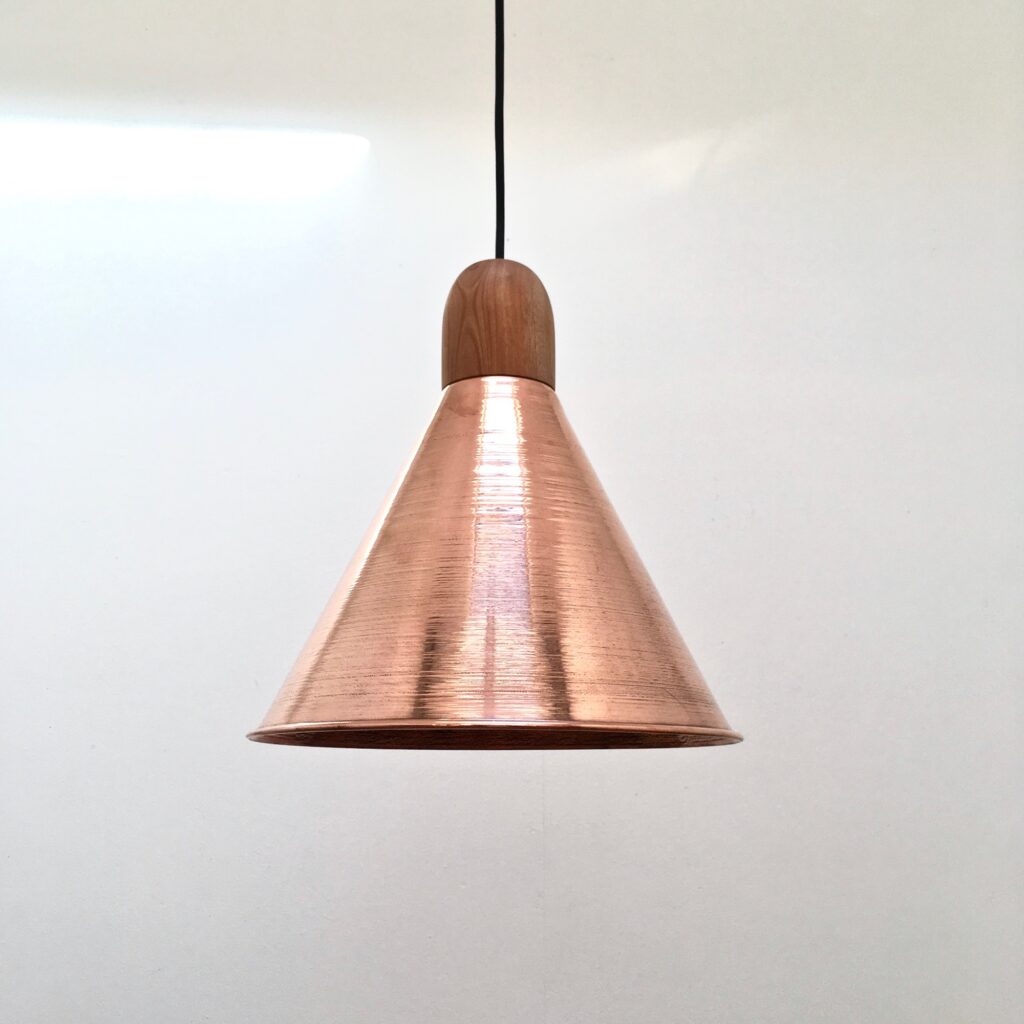 suspension_cuivre_bois_BC03_maison_liedekerke_lk_2.jpg