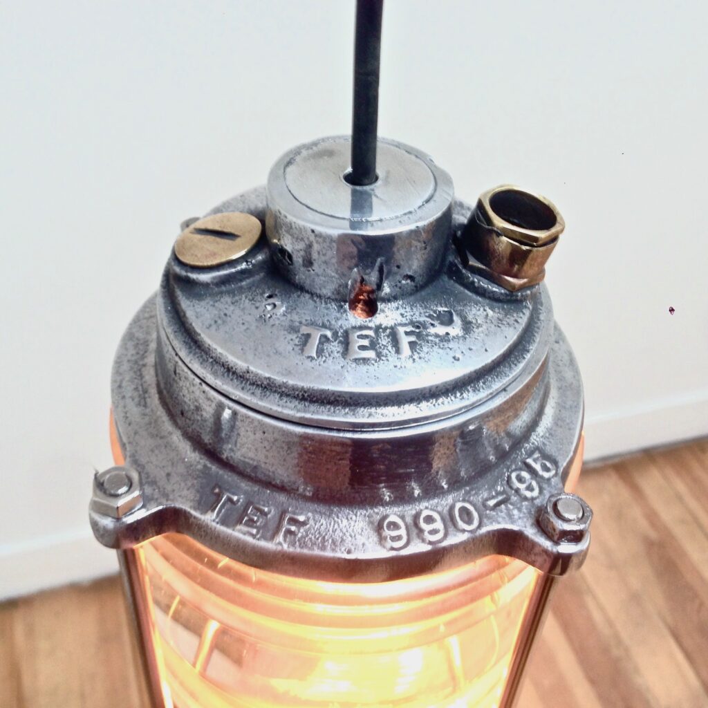 suspension_industrielle_lanterne_aluminium-_verre_strie_maison_liedekerke_lk_5.jpg