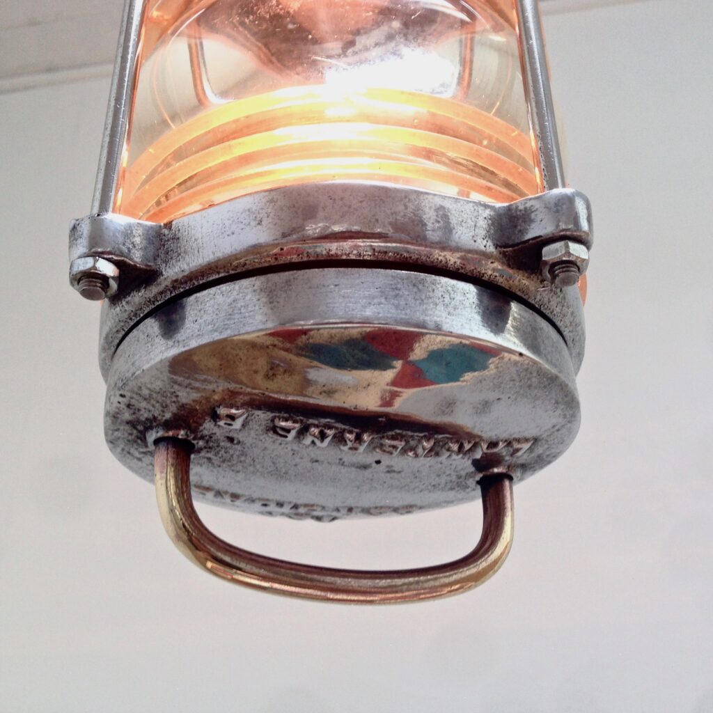 suspension_industrielle_lanterne_aluminium-_verre_strie_maison_liedekerke_lk_6.jpg