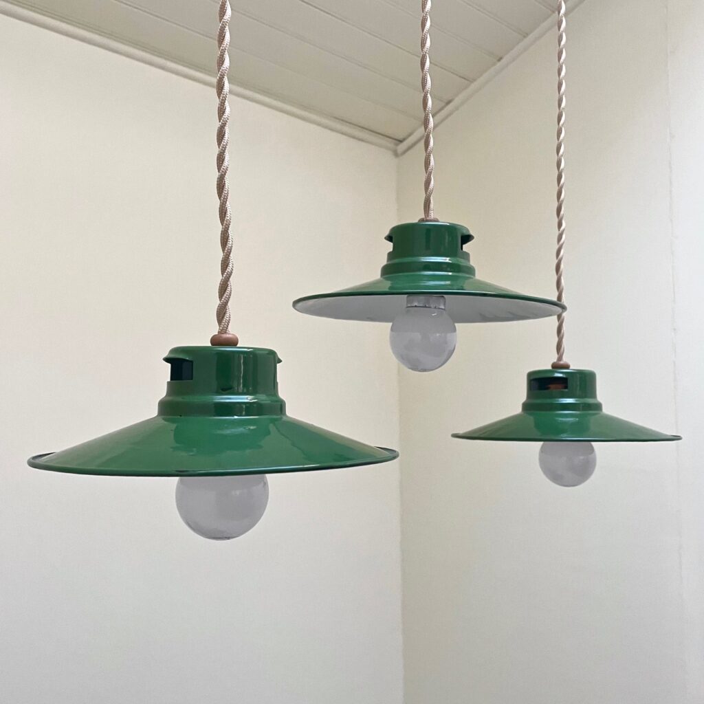 suspension_industrielle_verte_emaillee_pintsch_maison_liedekerke_LK_11.jpg