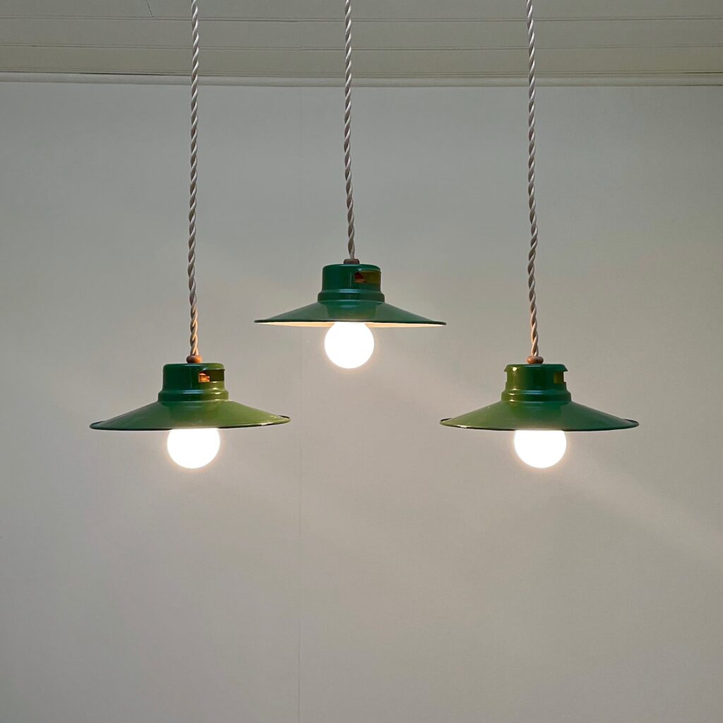 suspension_industrielle_verte_emaillee_pintsch_maison_liedekerke_LK_13.jpg