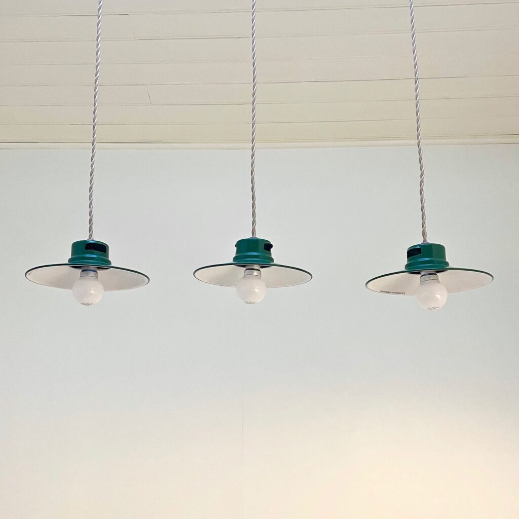 suspension_industrielle_verte_emaillee_pintsch_maison_liedekerke_LK_7.jpg