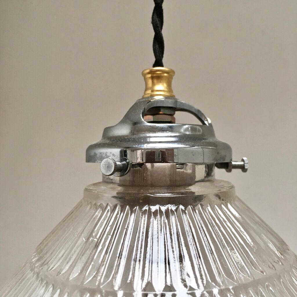 suspension_verre_strie_holophane_maison_liedekerke_LK_4.jpg