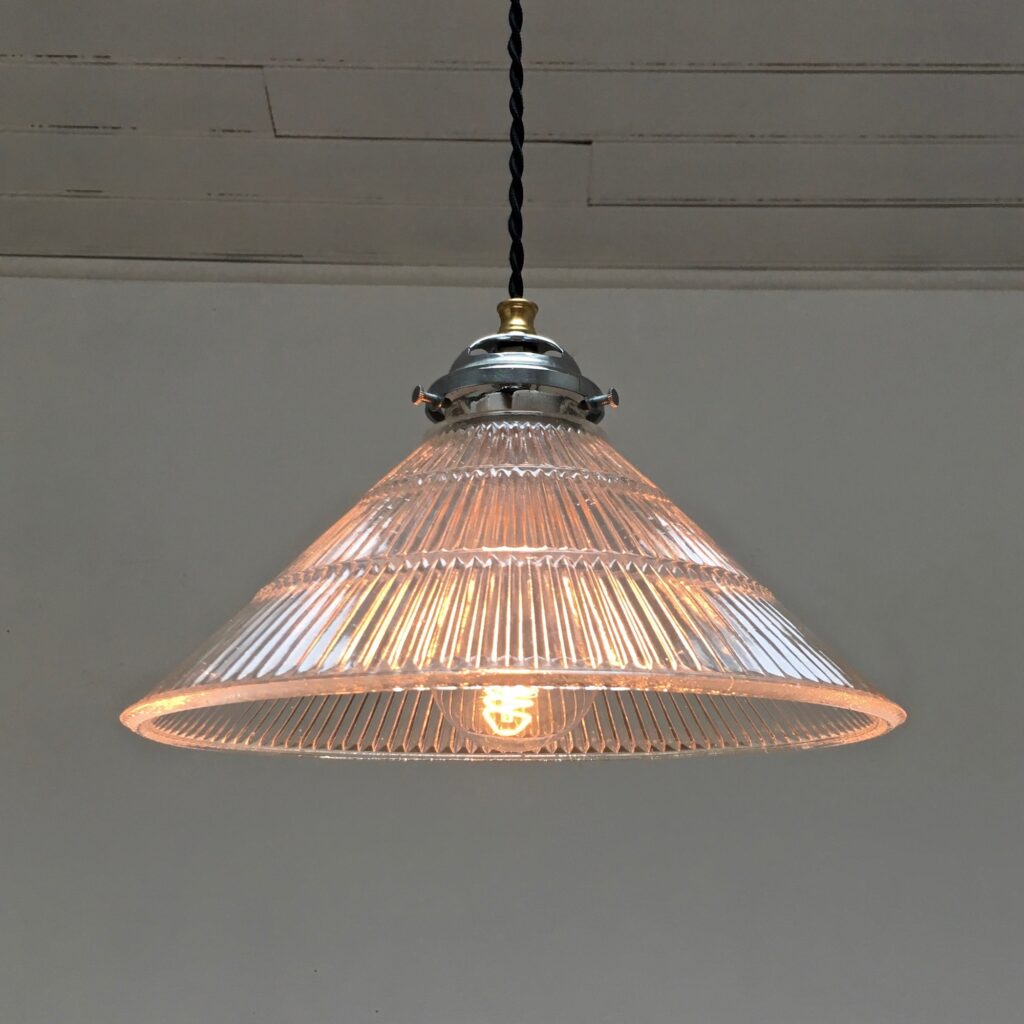 suspension_verre_strie_holophane_maison_liedekerke_LK_5.jpg