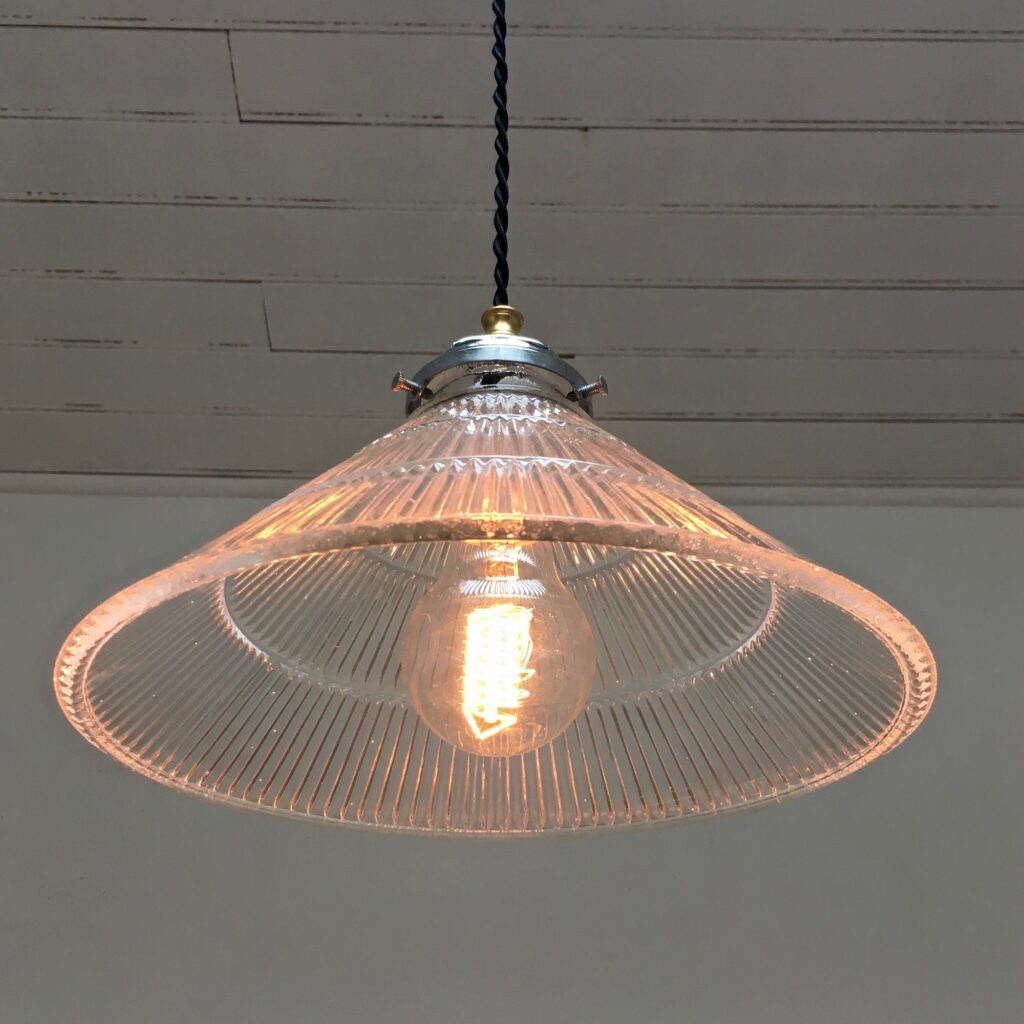 suspension_verre_strie_holophane_maison_liedekerke_LK_6.jpg