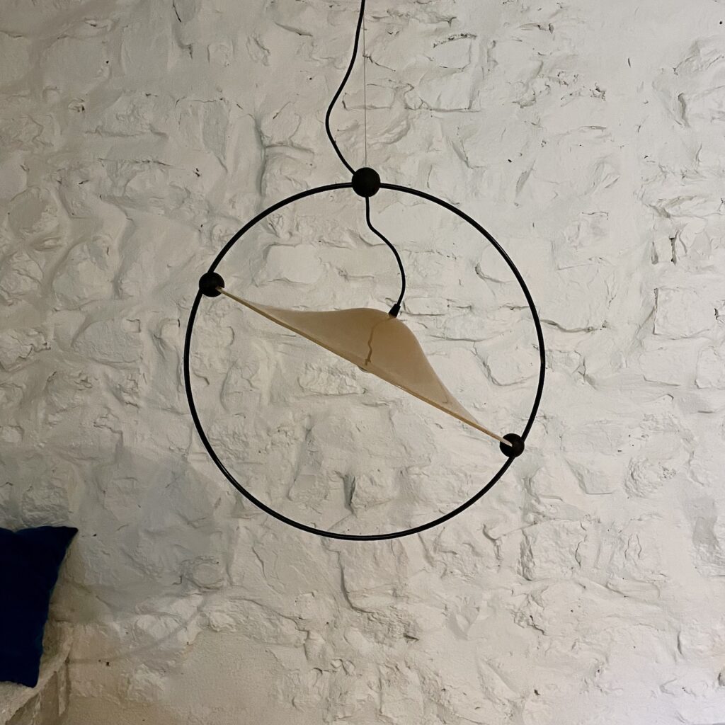 suspensions_Lita_taupe_cercle_anneau_maison_liedekerke_LK_1.jpeg