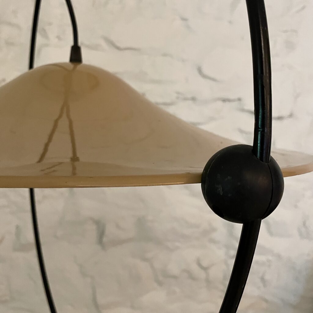 suspensions_Lita_taupe_cercle_anneau_maison_liedekerke_LK_8.jpeg