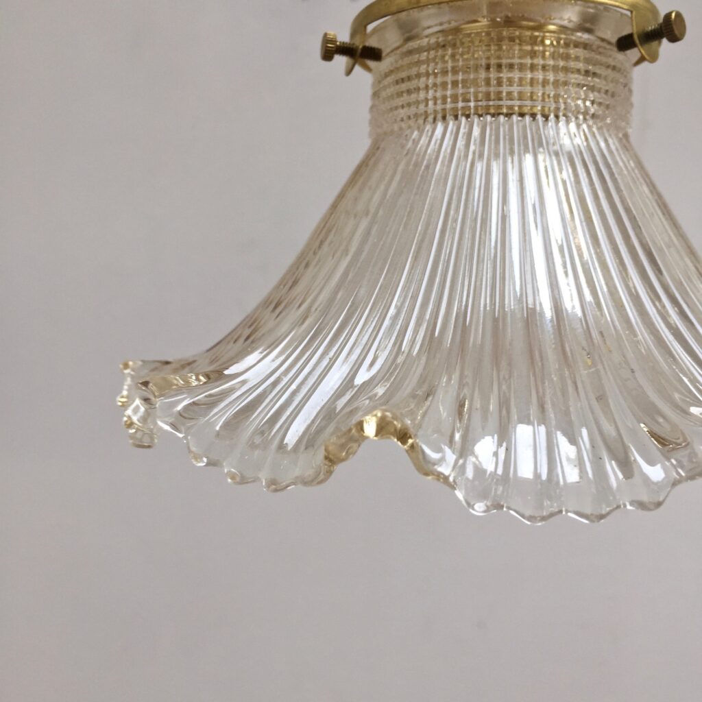 suspensions_verre_tulipe_holophane_maison_liedekerke_lk_3.jpg
