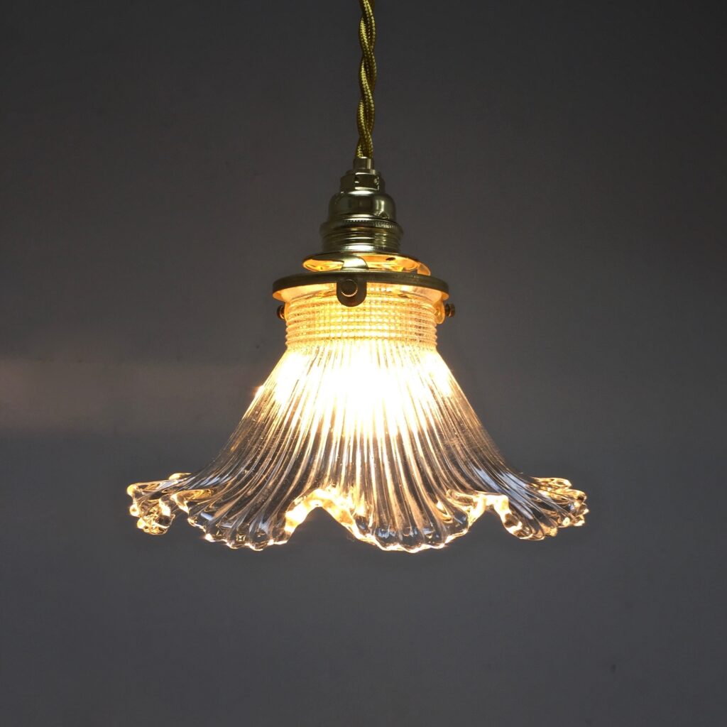 suspensions_verre_tulipe_holophane_maison_liedekerke_lk_5.jpg