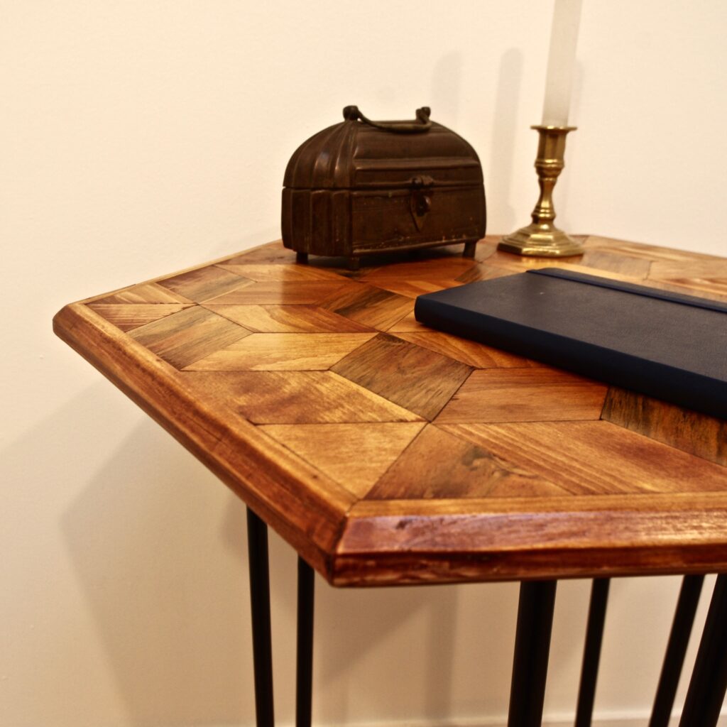 table_haute_hexagonal_THN01_naturel_maison_liedekerke_lk_5.jpg