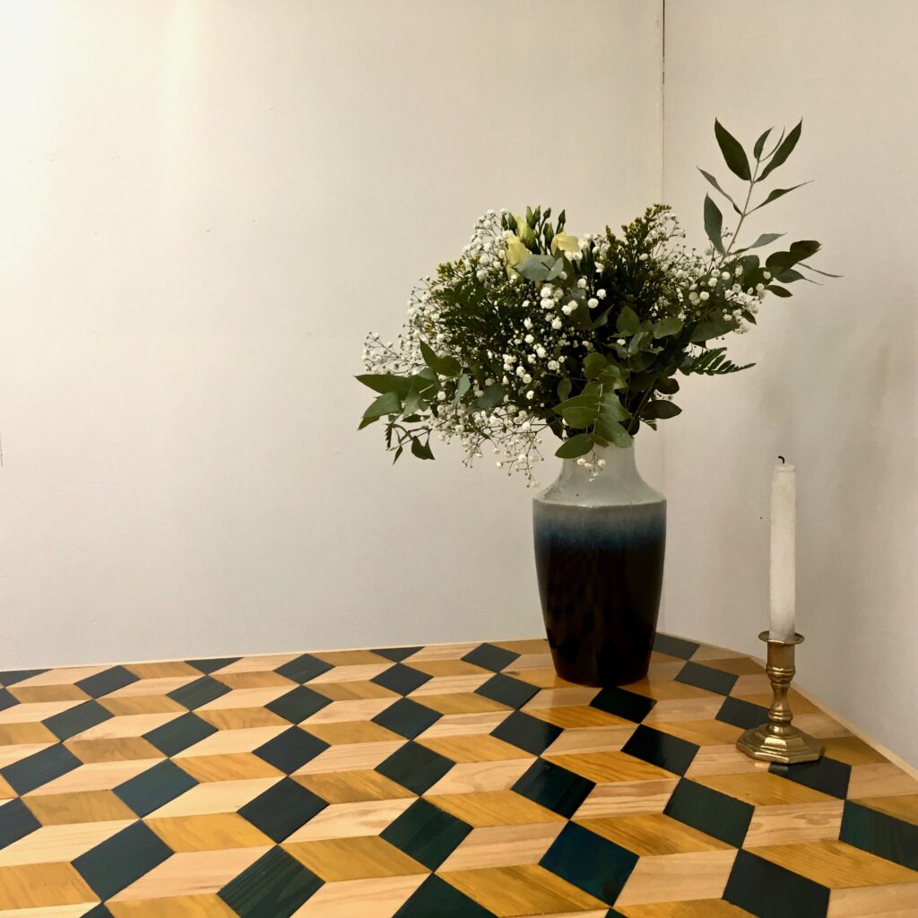 table_marqueterie_rectangle_bleu_jaune_naturel_liedekerke_maison-lk_9.jpg