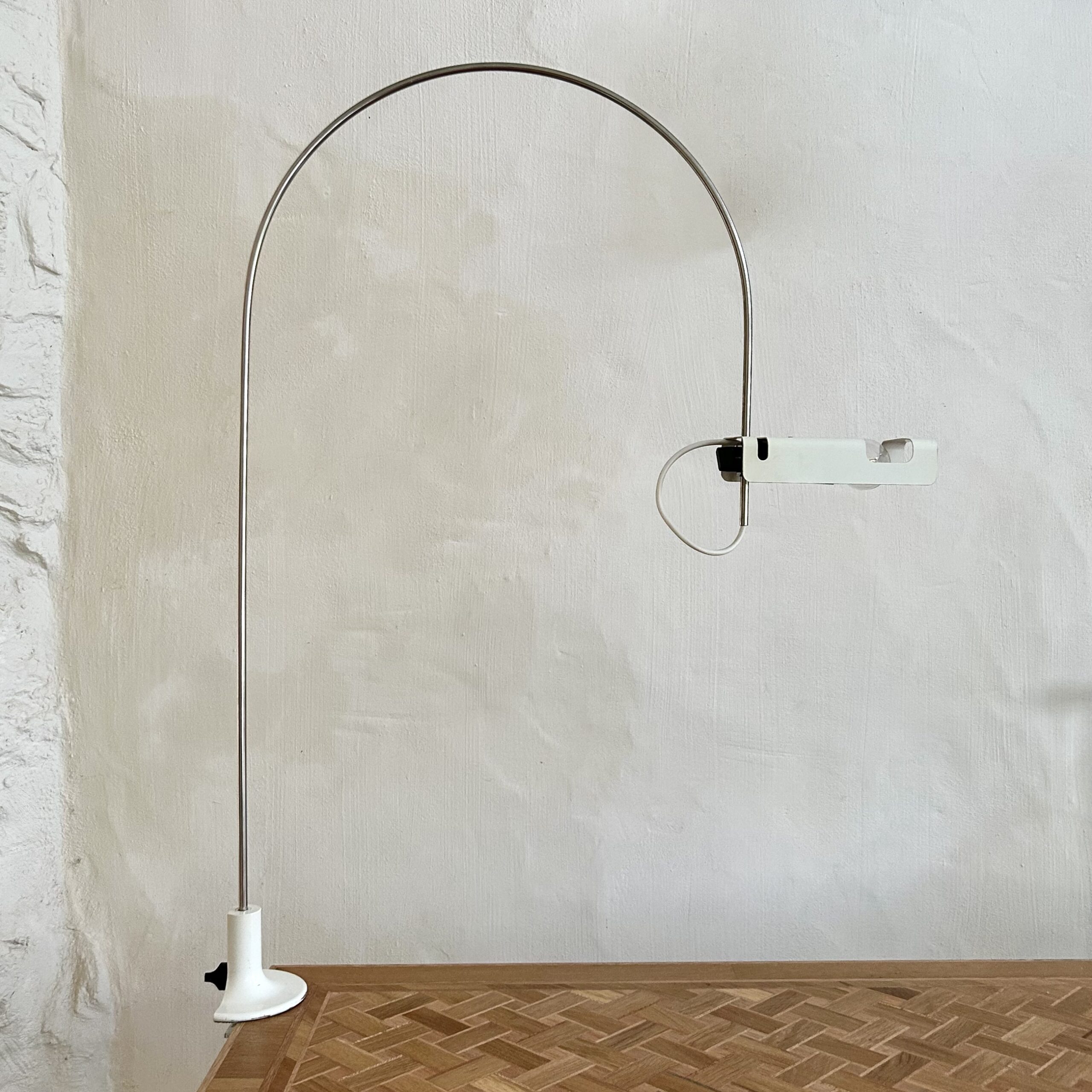 lampe_bureau_table_etau_machoire_pince_cintre_spider_joe_colombo_oluce_1965_space_age_maison_liedekerke_LK