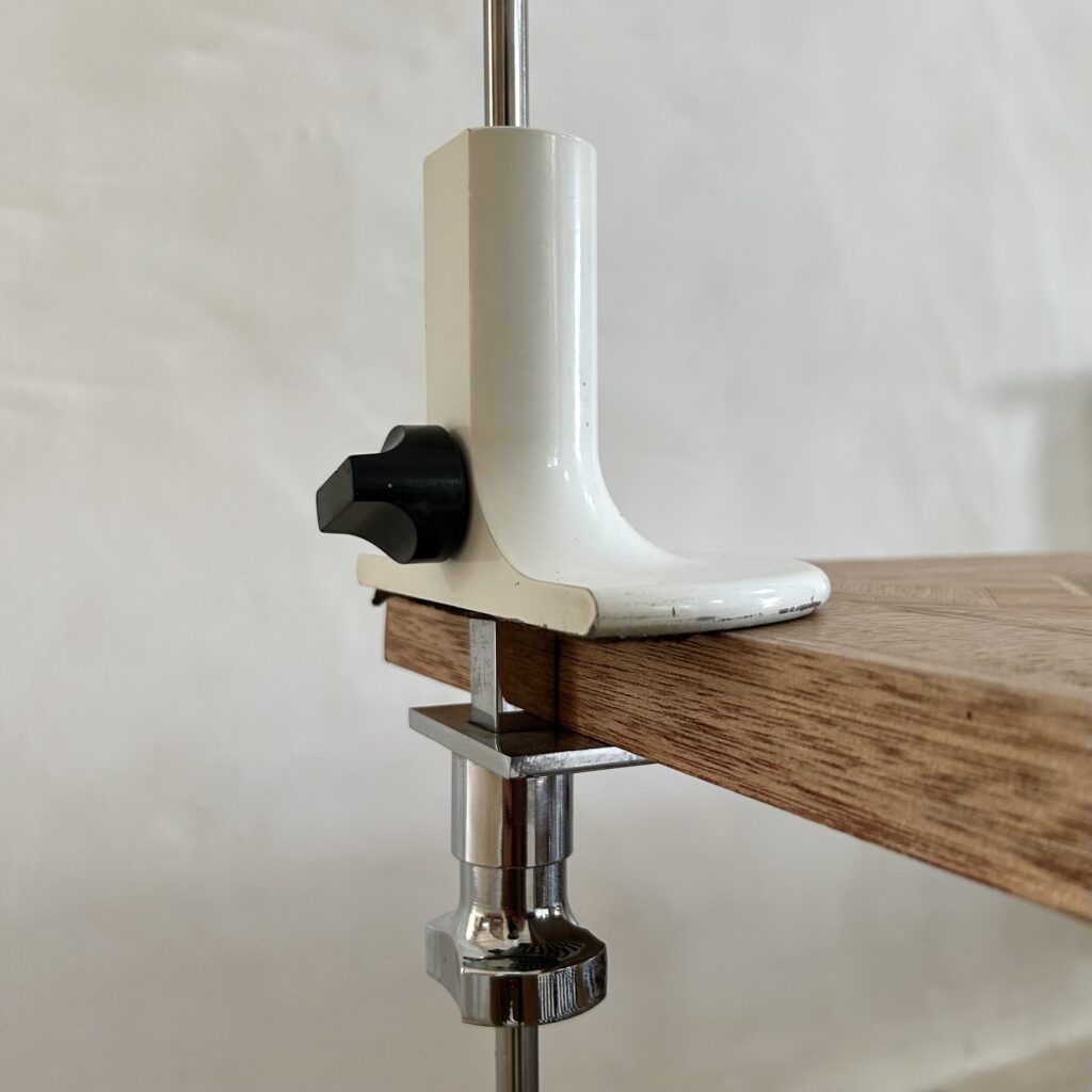 lampe_bureau_table_étau_machoire_pince_cintré_spider_joe_colombo_oluce_1965_space_age_maison_liedekerke_LK_8