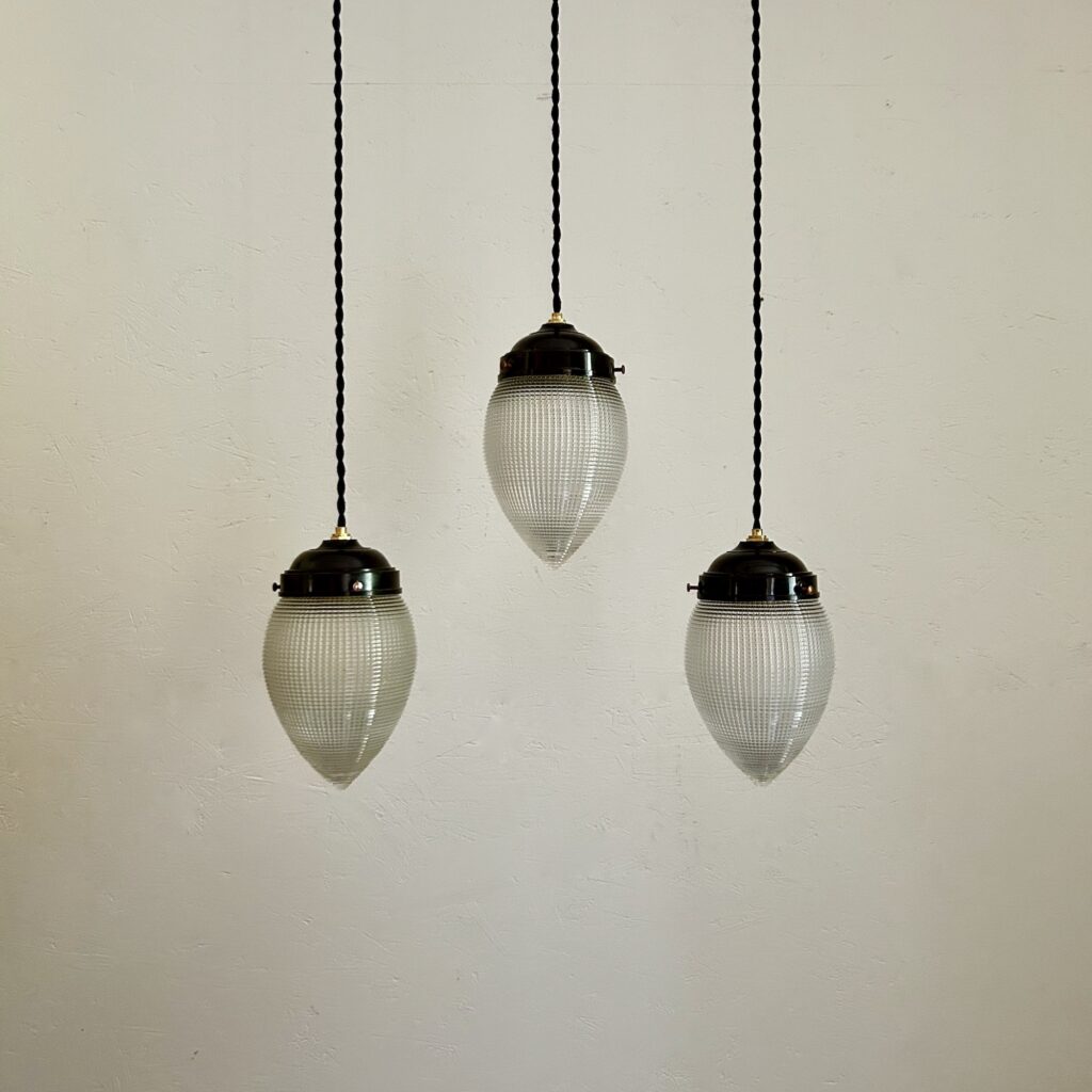 Suspension_holohane_dentiste_pointe_goutte_Bakelite_maison_liedekerke_LK_1