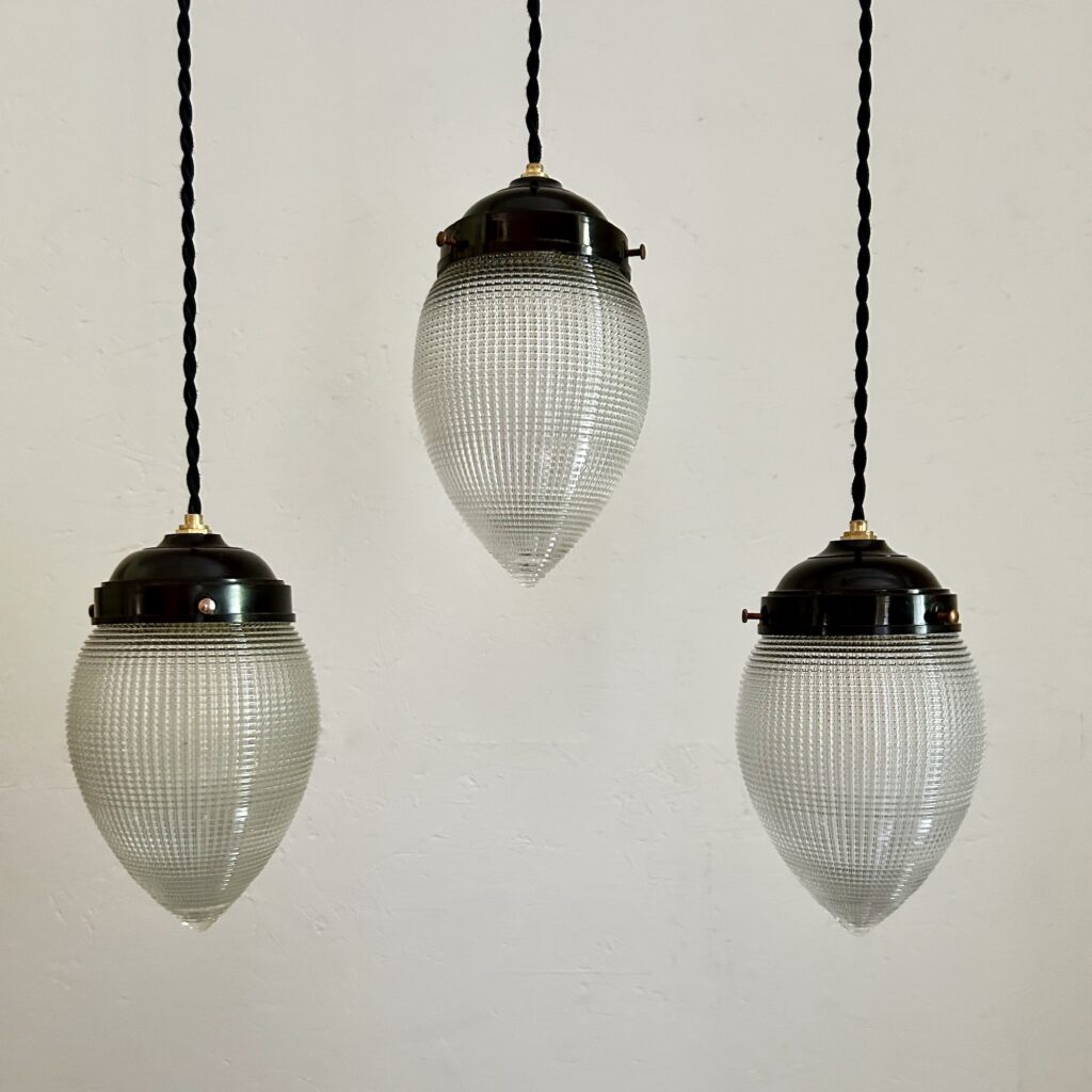 Suspension_holophane_dentiste_pointe_goutte_Bakelite_maison_liedekerke_LK