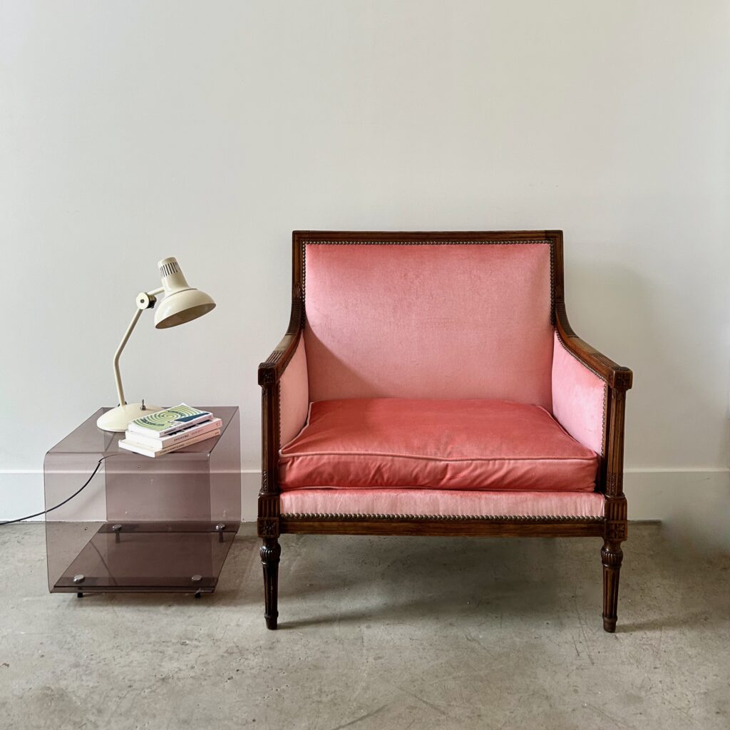 Large_fauteuil_petit_canapé_style_louis_XVI_Vieux_Rose_velours_Maison_liedekerke_LK_10