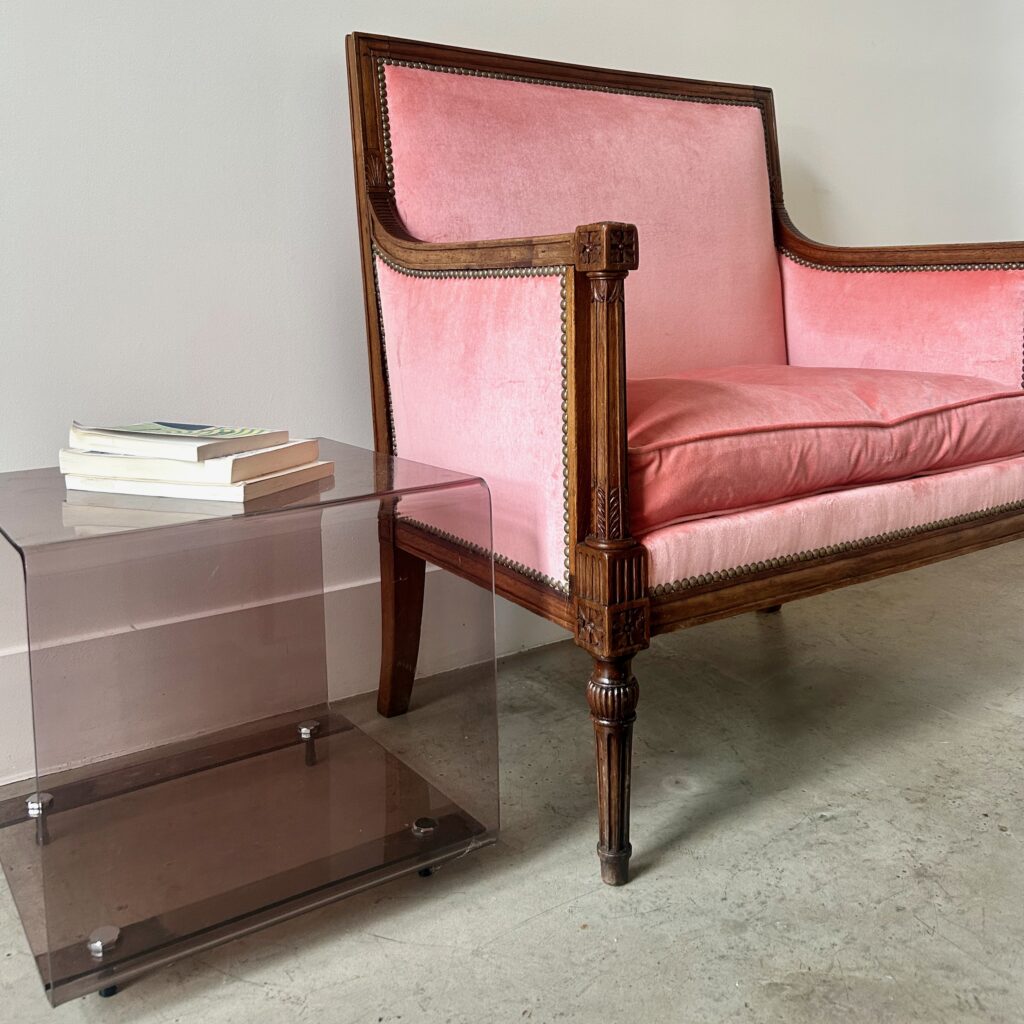 Large_fauteuil_petit_canapé_style_louis_XVI_Vieux_Rose_velours_Maison_liedekerke_LK_9